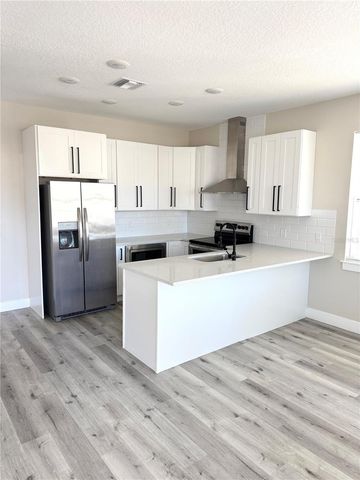 6900 DARTMOUTH AVENUE N, St Petersburg, FL 33710