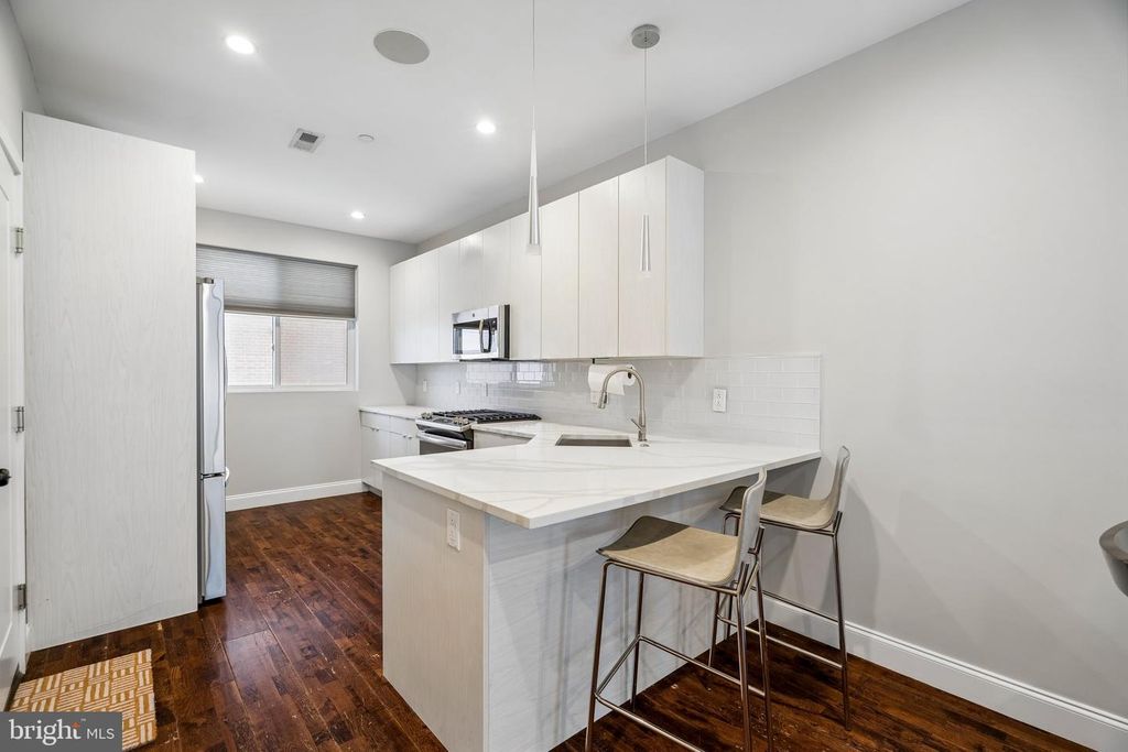 1616-00 CAMBRIDGE ST #A, PHILADELPHIA, PA 19130 — photo 2