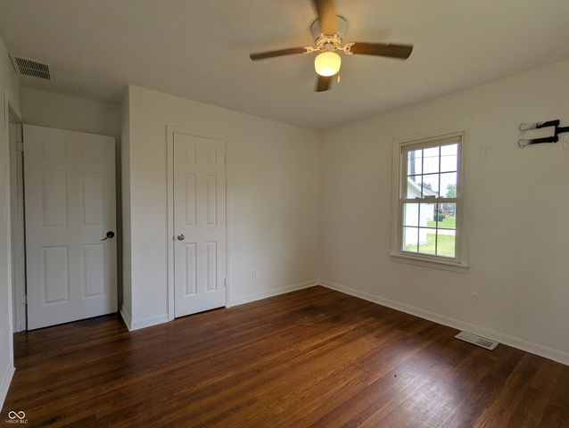 107 W Freeman Avenue, Seymour, IN 47274
