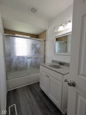 107 W Freeman Avenue, Seymour, IN 47274