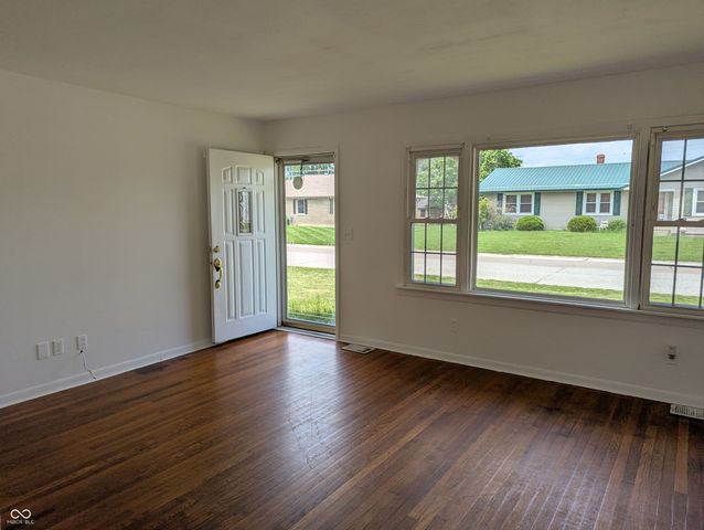 107 W Freeman Avenue, Seymour, IN 47274