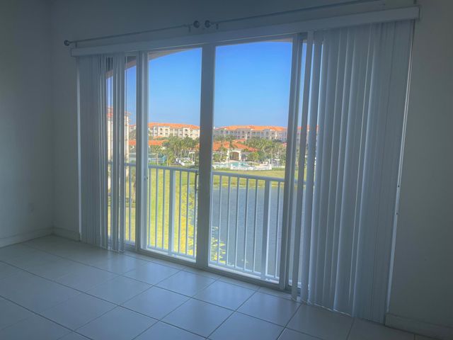 1 Harbour Isle Ph01 Drive E 1, Fort Pierce, FL 34949