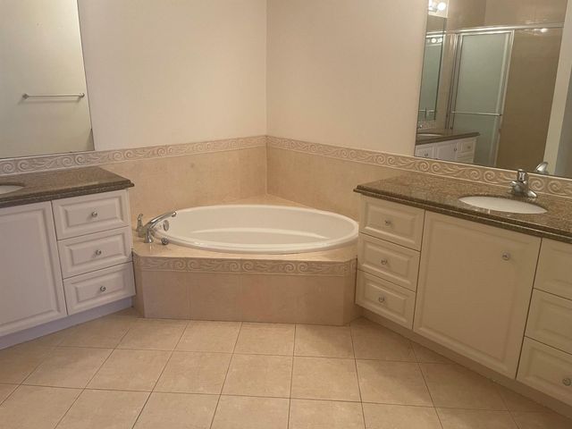 1 Harbour Isle Ph01 Drive E 1, Fort Pierce, FL 34949