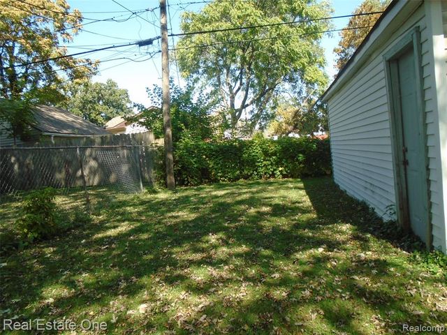 8087 Continental Avenue, Warren, MI 48089