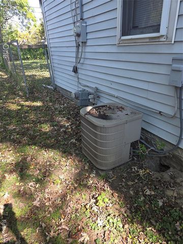 8087 Continental Avenue, Warren, MI 48089