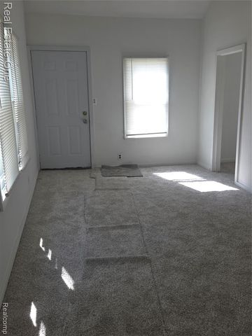 8087 Continental Avenue, Warren, MI 48089