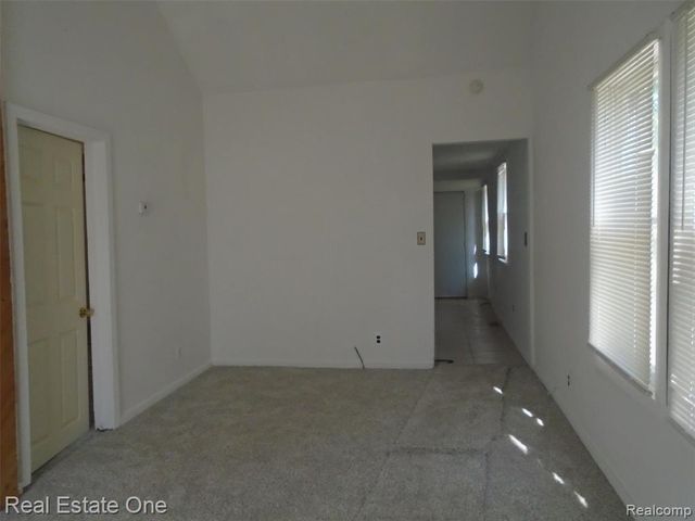 8087 Continental Avenue, Warren, MI 48089