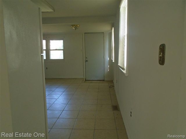 8087 Continental Avenue, Warren, MI 48089