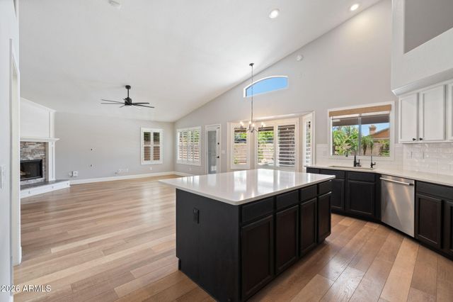 846 E CONSTITUTION Drive, Gilbert, AZ 85296