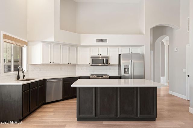 846 E CONSTITUTION Drive, Gilbert, AZ 85296