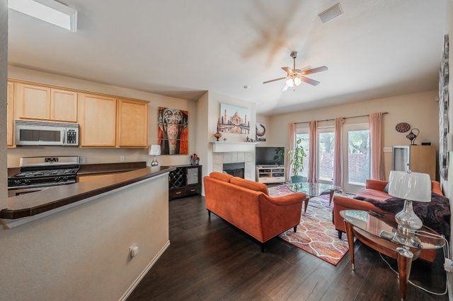 5896 Vista Heights Lane, Grand Prairie, TX 75052