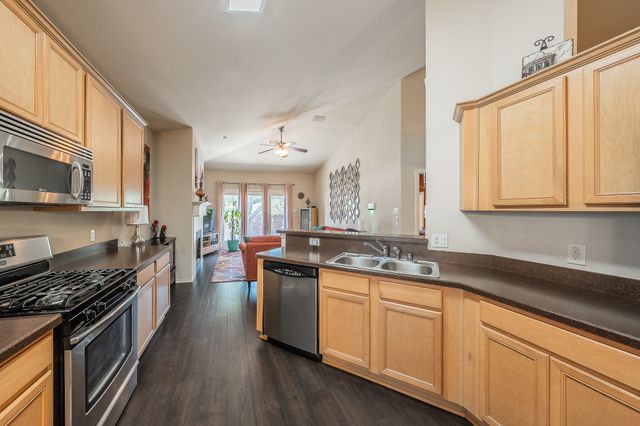 5896 Vista Heights Lane, Grand Prairie, TX 75052