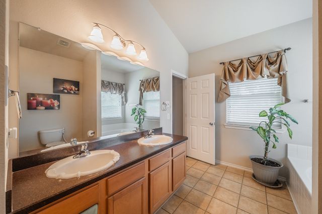 5896 Vista Heights Lane, Grand Prairie, TX 75052
