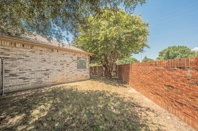 5896 Vista Heights Lane, Grand Prairie, TX 75052