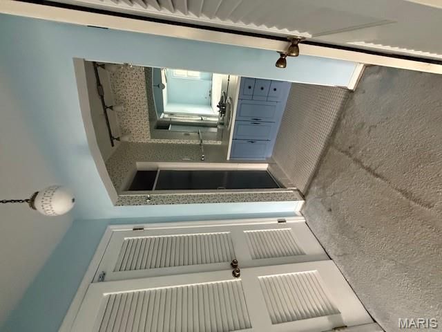 1060 Port Diane Drive, St Louis, MO 63146