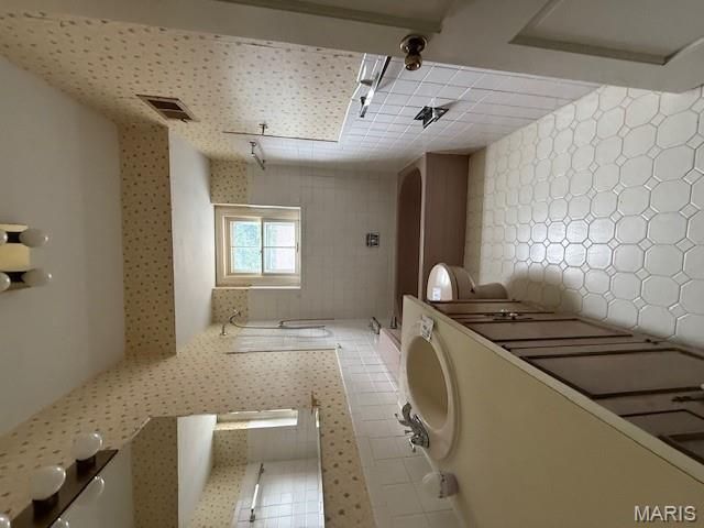 1060 Port Diane Drive, St Louis, MO 63146