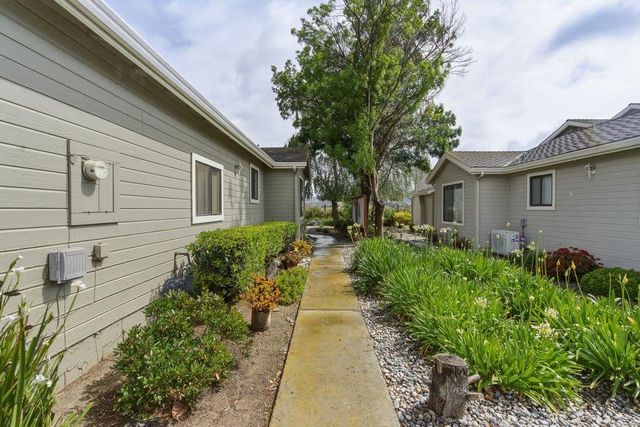 737 Helen Drive, Hollister, CA 95023