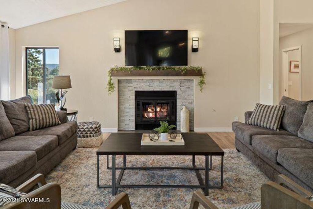 Image 10 of property listing at 795 E Saddlehorn Road, Sedona, AZ 86351