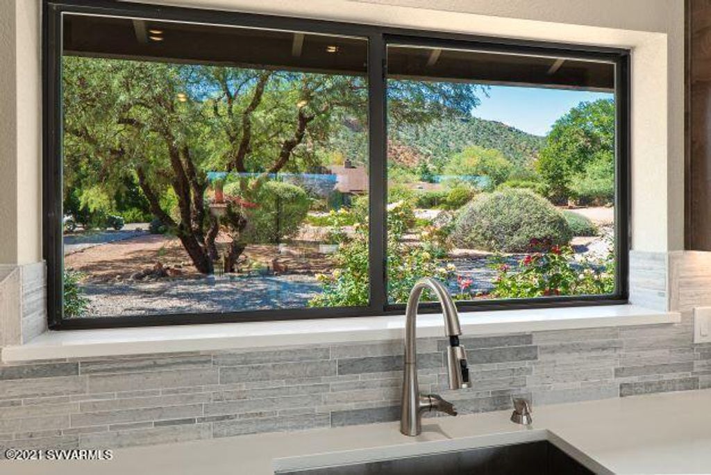 Image 18 of property listing at 795 E Saddlehorn Road, Sedona, AZ 86351