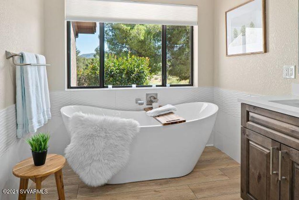 Image 23 of property listing at 795 E Saddlehorn Road, Sedona, AZ 86351