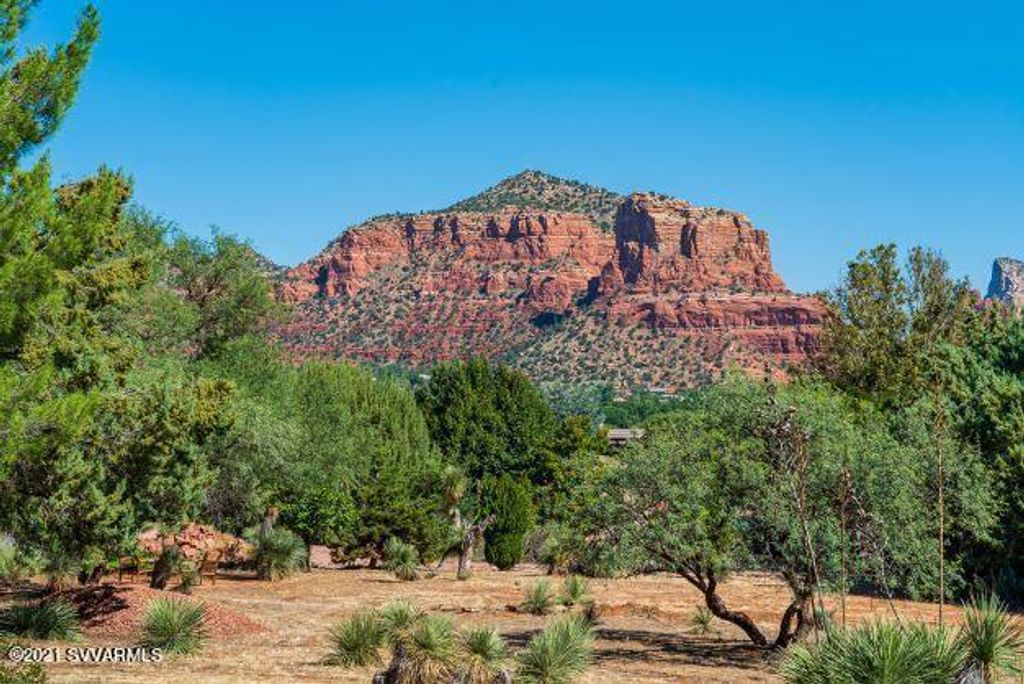 Image 32 of property listing at 795 E Saddlehorn Road, Sedona, AZ 86351