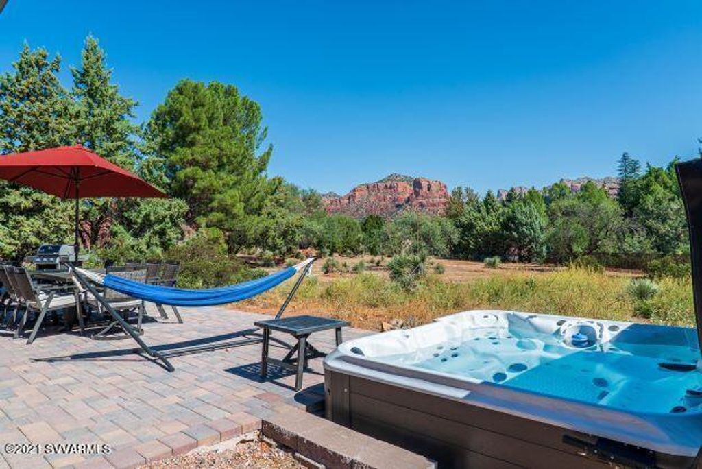 Image 7 of property listing at 795 E Saddlehorn Road, Sedona, AZ 86351