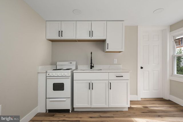 1038 WALNUT ST, Reading, PA 19601