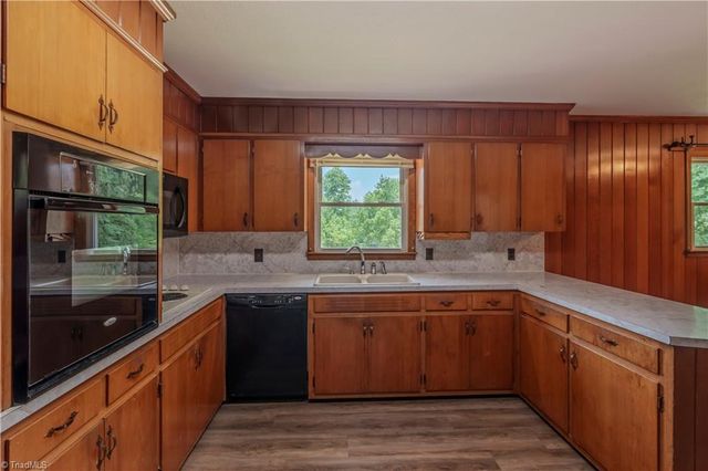 143 Gwynwood Drive, Mount Airy, NC 27030