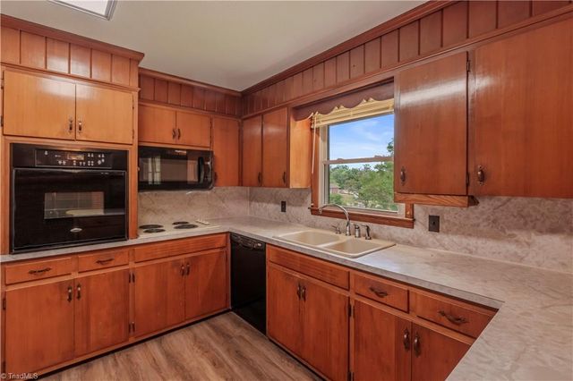 143 Gwynwood Drive, Mount Airy, NC 27030