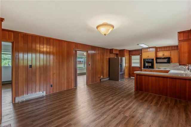 143 Gwynwood Drive, Mount Airy, NC 27030
