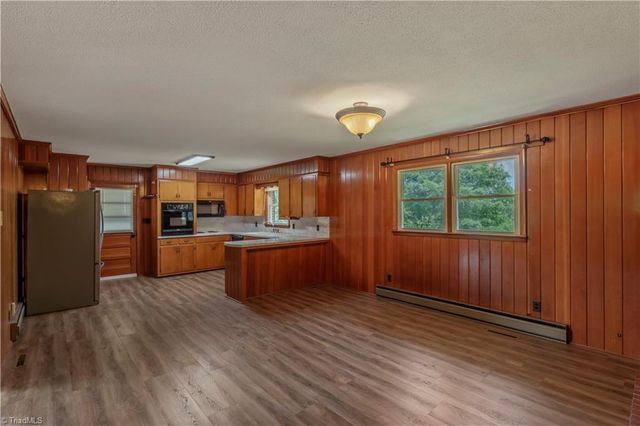 143 Gwynwood Drive, Mount Airy, NC 27030