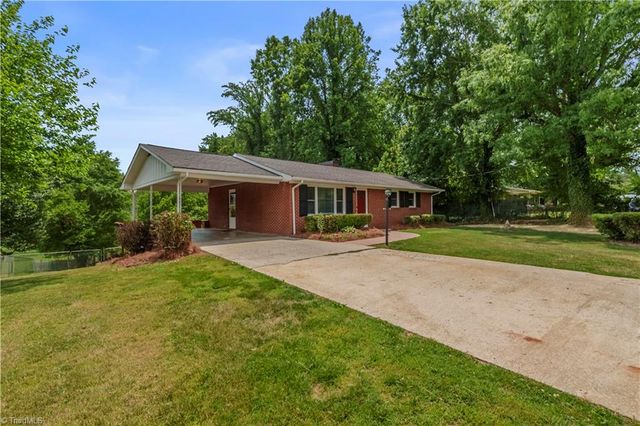 143 Gwynwood Drive, Mount Airy, NC 27030