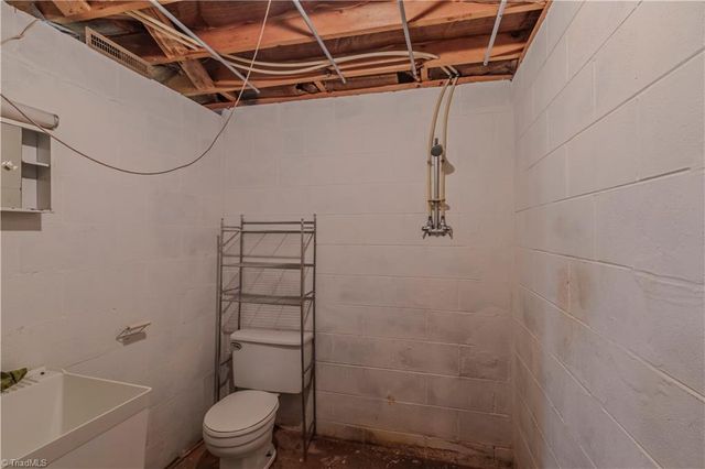 143 Gwynwood Drive, Mount Airy, NC 27030