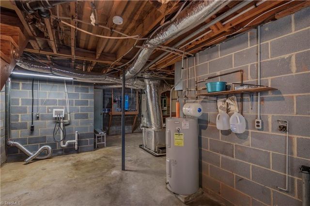 143 Gwynwood Drive, Mount Airy, NC 27030
