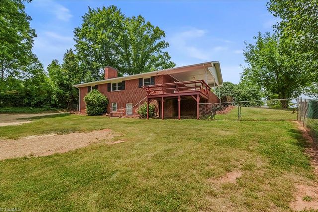 143 Gwynwood Drive, Mount Airy, NC 27030