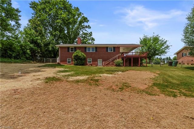 143 Gwynwood Drive, Mount Airy, NC 27030
