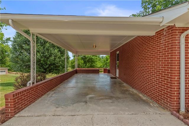 143 Gwynwood Drive, Mount Airy, NC 27030