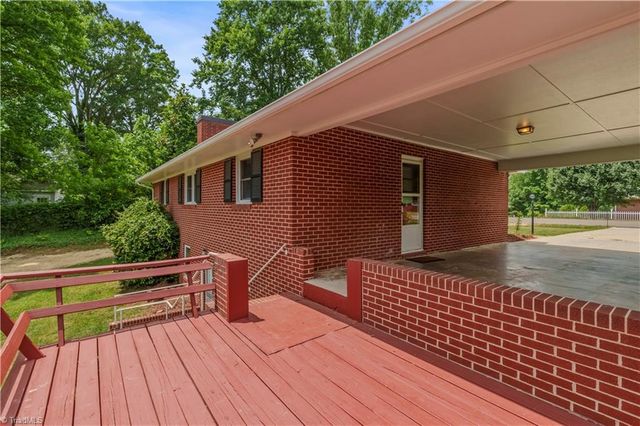 143 Gwynwood Drive, Mount Airy, NC 27030