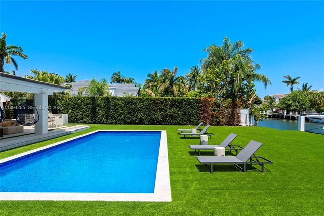 207 Holiday Drive, Hallandale Beach, FL 33009