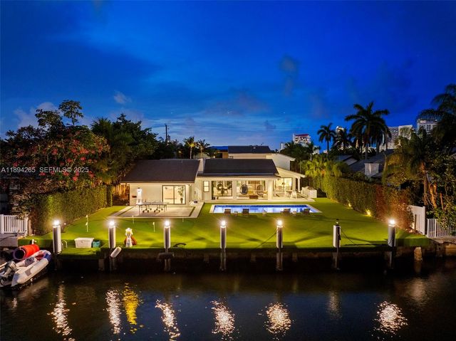 207 Holiday Drive, Hallandale Beach, FL 33009