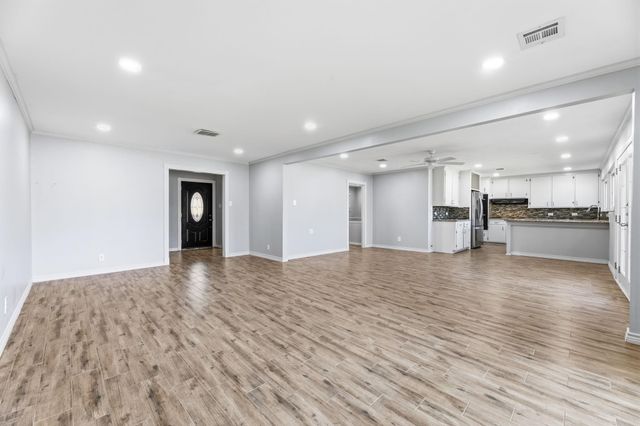 9766 Westview Drive, Houston, TX 77055