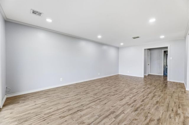 9766 Westview Drive, Houston, TX 77055