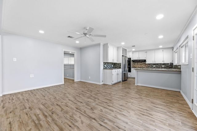 9766 Westview Drive, Houston, TX 77055