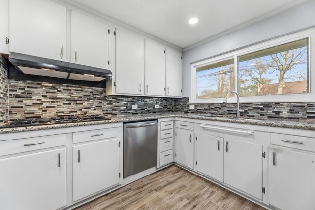 9766 Westview Drive, Houston, TX 77055