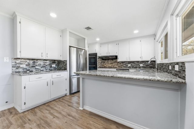 9766 Westview Drive, Houston, TX 77055