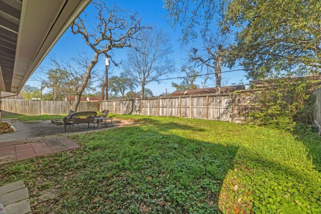 9766 Westview Drive, Houston, TX 77055