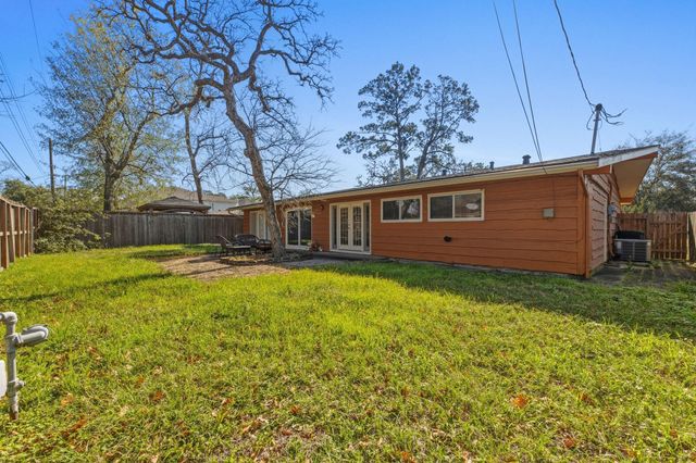 9766 Westview Drive, Houston, TX 77055