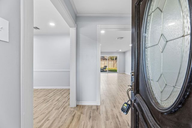 9766 Westview Drive, Houston, TX 77055