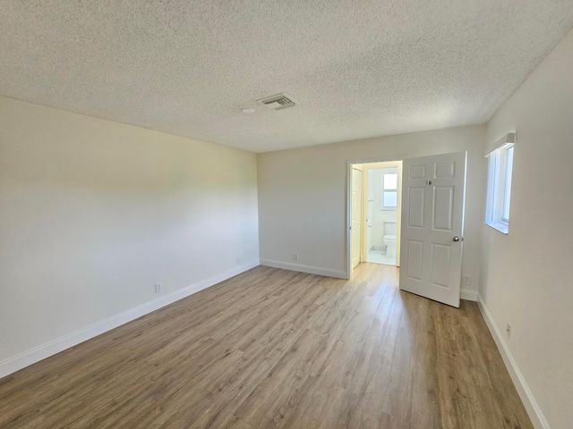 4824 NW 5TH Street, Delray Beach, FL 33445