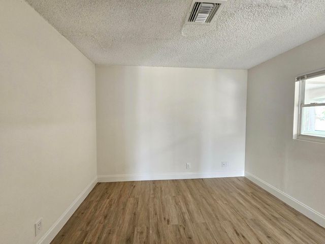 4824 NW 5TH Street, Delray Beach, FL 33445